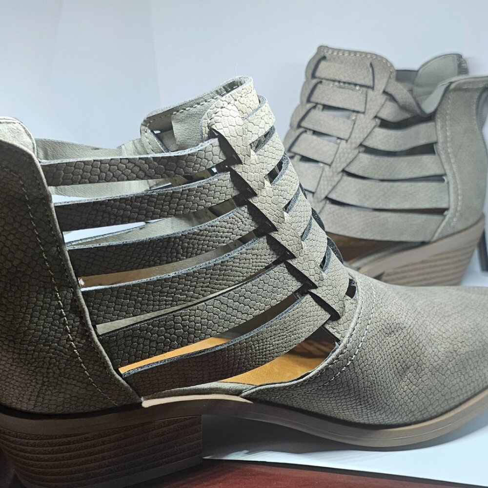 Maurices Gray Shootie